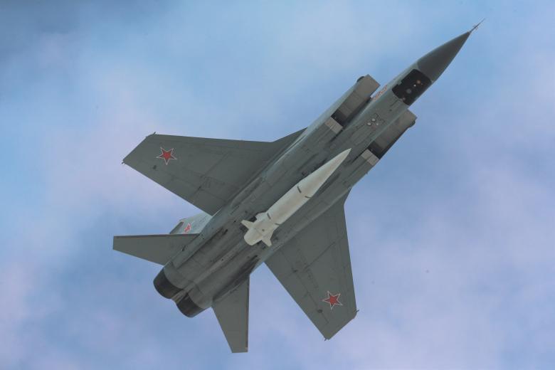 МиГ-31К с гиперзвуковой ракетой «Кинжал»