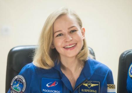 Родила от женатого и полетела в космос: что известно о Юлии Пересильд