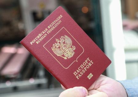 Жительнице Чечни отказались выдать загранпаспорт без сопровождения мужчины