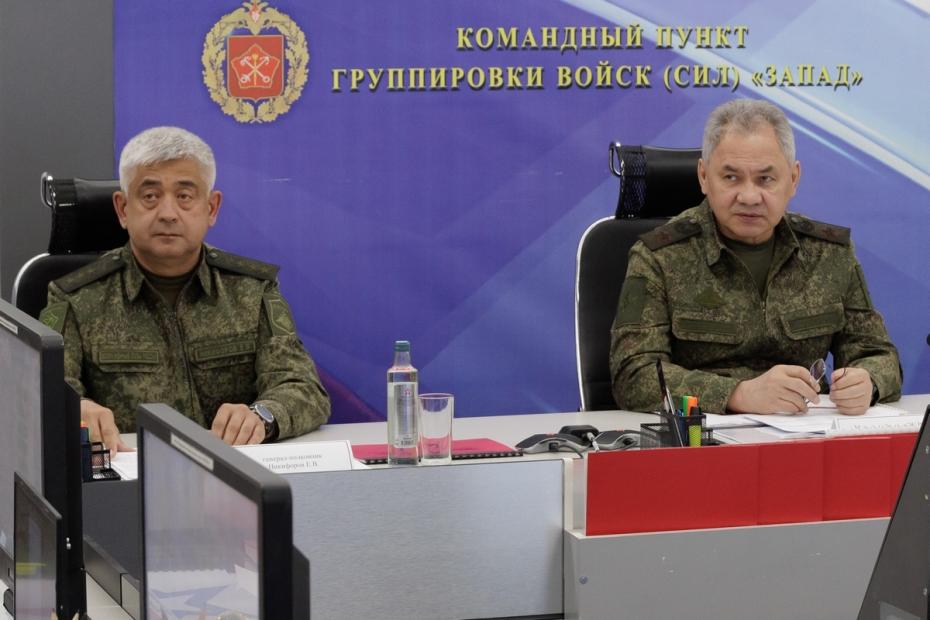  Министр обороны Российской Федерации генерал армии Сергей Шойгу проверил передовой пункт управления одного из объединений Западной группировки войск