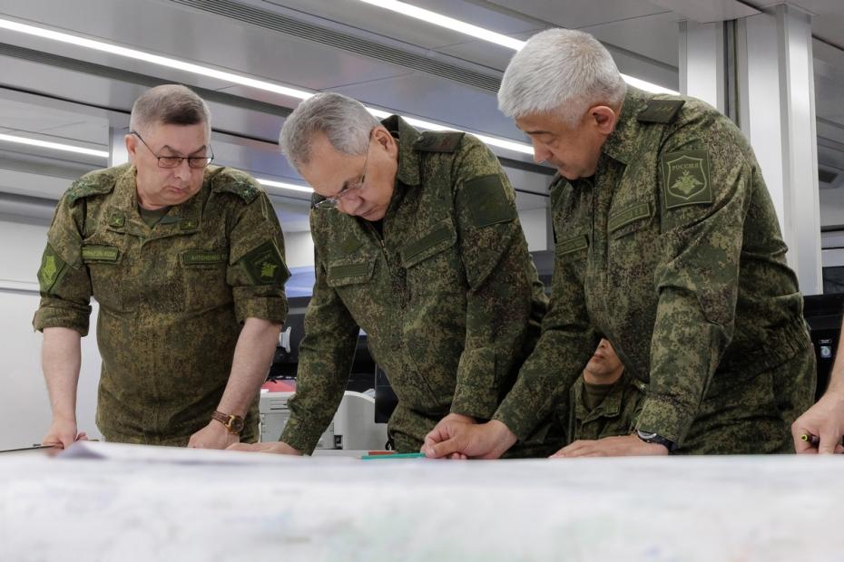  Министр обороны Российской Федерации генерал армии Сергей Шойгу проверил передовой пункт управления одного из объединений Западной группировки войск