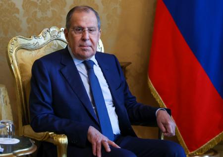 Захарова сообщила о небывалой слежке за рейсом Лаврова в США