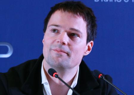 Названа цена за встречу с Данилой Козловским