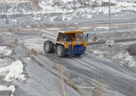 Самосвал насмерть задавил лаборантку в Кузбассе