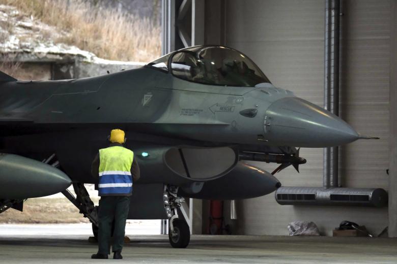F-16
