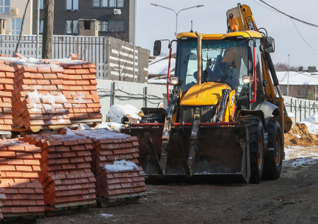 Продажи российских комбайнов и тракторов рухнули почти на треть