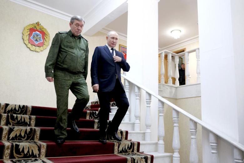 Посещение штаба Вооружённых сил в Ростове-на-Дону. С начальником Генерального штаба Вооружённых Сил Российской Федерации Валерием Герасимовым