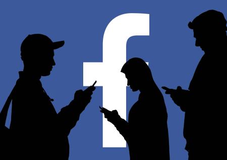 Facebook запускает тёмный режим в мобильной версии