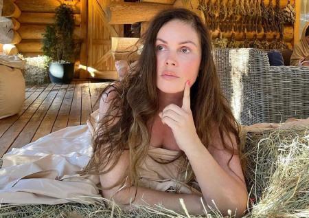 Екатерина Андреева на новый год прыгнет на лыжах с вертолёта