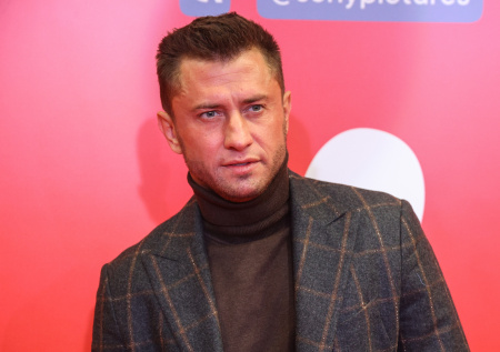 Потеря друзей, суды за сына, работа в стриптиз-клубе: как живет Прилучный