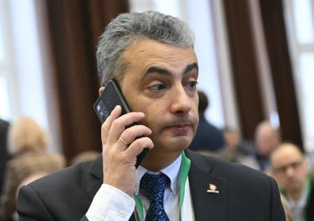 Иноагента Шлосберга отпустили из отдела полиции