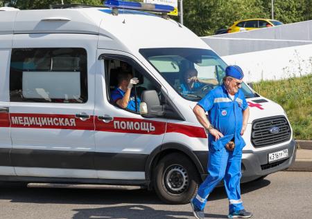 Автобус протаранил остановку с людьми в Нефтекамске