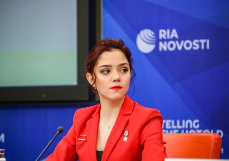 Чемпионка мира по хейту: пользователи Сети атаковали Медведеву