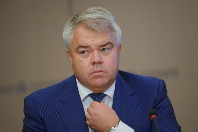 Михаил Бутов