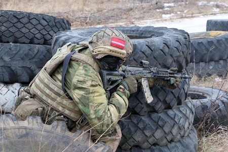 Российские солдаты взяли под контроль село в Харьковской области