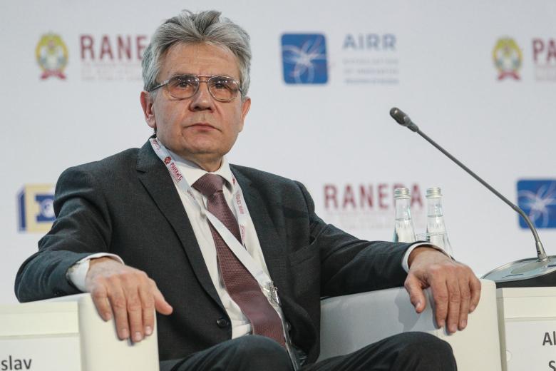 Александр Сергеев