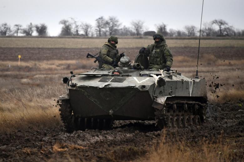 Бойцы воздушно-десантных войск РФ на БТР 3Д