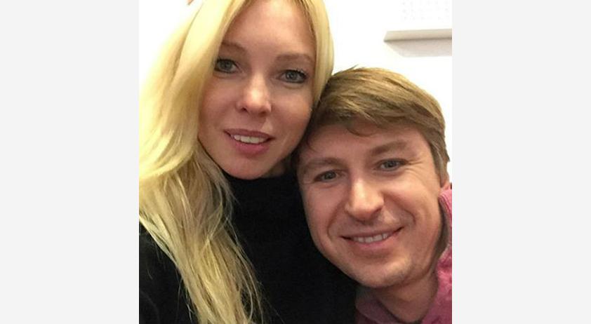 Прославленные фигуристы, олимпийские чемпионы Алексей Ягудин и Татьяна Тотьмянина поженились в 2009 году. Воспитывают двух дочерей.