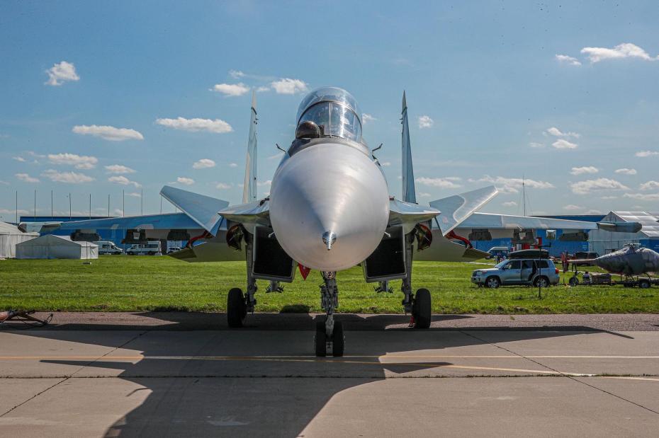 Истребитель Су-30 СМ