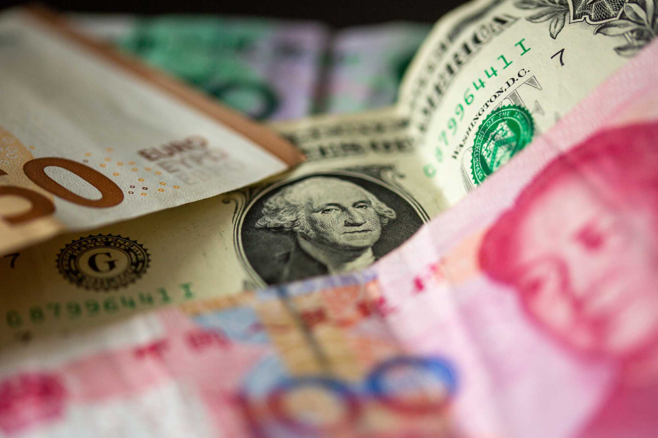 Доллар, евро, юань рухнули в начале недели: курсы валют сегодня, прогнозы