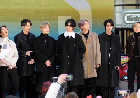 Участники южнокорейской группы BTS пройдут службу в армии