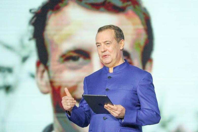 Дмитрий Медведев