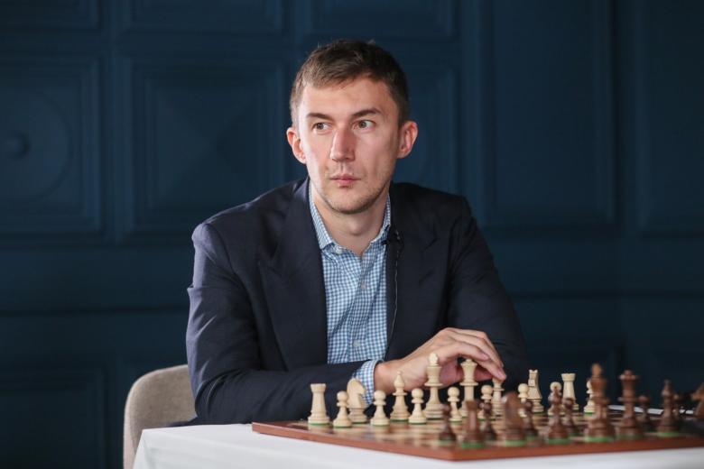 Шахматист Сергей Карякин во время интервью для интернет-издания NEWS.ru