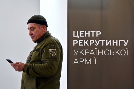 Около запорожских церквей на Пасху заметили сотрудников ТЦК