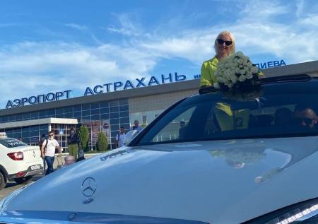 Волочкова опубликовала «пьяное» видео с чёрной икрой