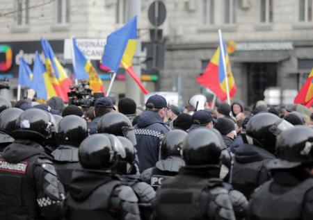 В Кишиневе «марш кастрюль» не дошел до президента