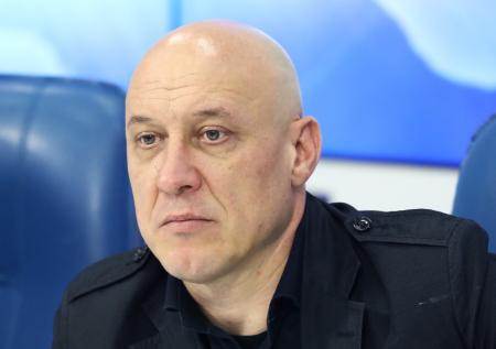 Майданов дал концерт в госпитале Вишневского