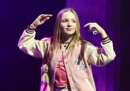 Исполнительница «Сигма-боя» планирует сместить Бузову с поп-олимпа