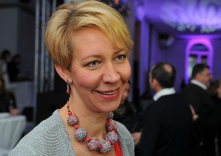 «Оскотинился»: Лазарева ответила упрекнувшему её в пьянстве Соловьёву