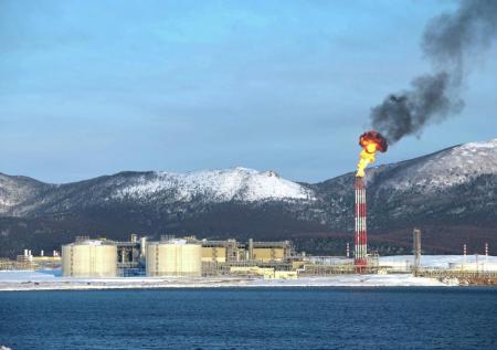 Путин отменил временные рамки продажи доли Shell в «Сахалине-2»