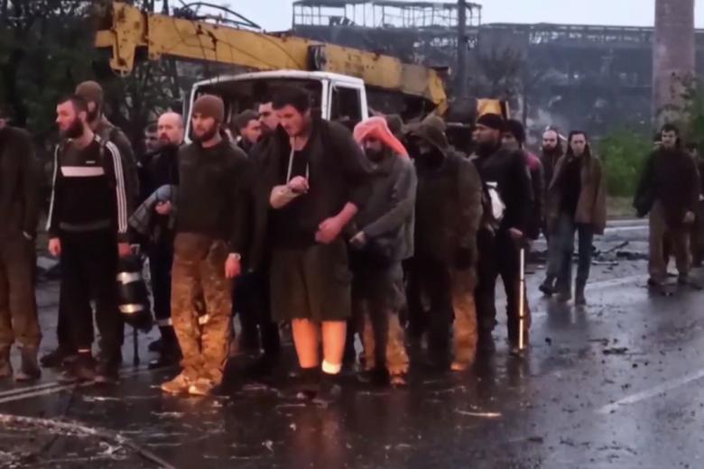 Сдавшиеся в плен украинские военнослужащие