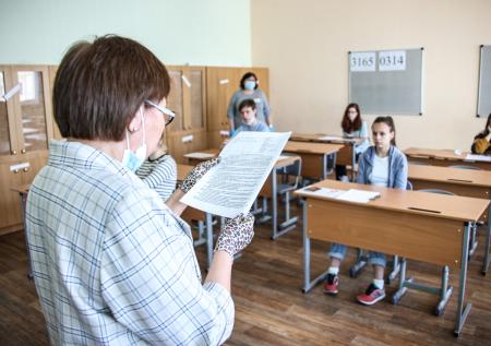 Лингвист рассказал, как выявить авторство нейросети в школьном сочинении