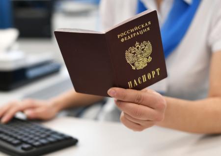 В Союзе женщин России осудили отмену штампов о браке в паспорте