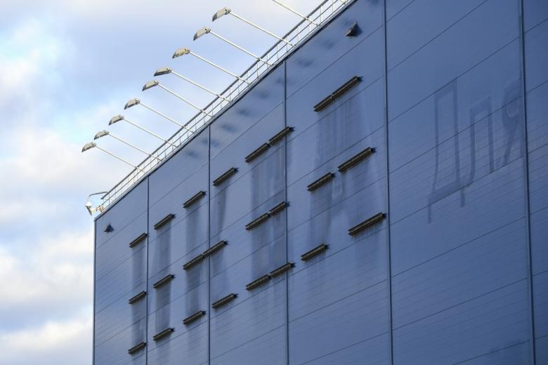 Следы от демонтированной вывески магазина IKEA