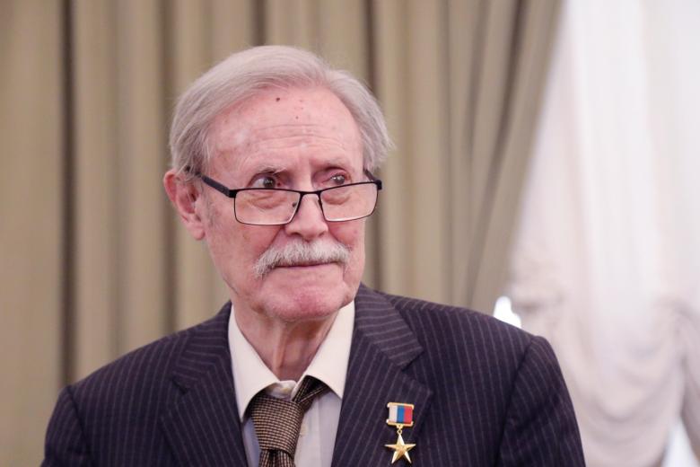 Юрий Соломин