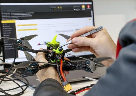 «Худший сценарий»: российские инженеры создали FPV-дрон «Судного дня»