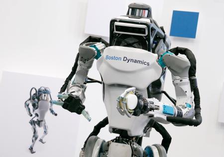 Роботов Boston Dynamics научили «паркуру» в США