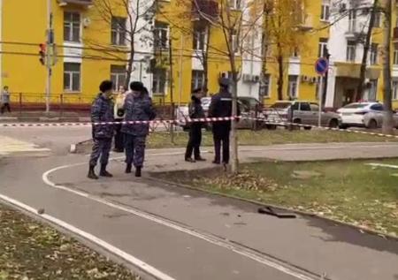 «Они всех закололи!»: напавший на женщину мужчина с мачете кричал о зомби