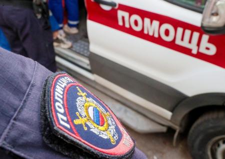 Toyota врезалась в остановку с людьми