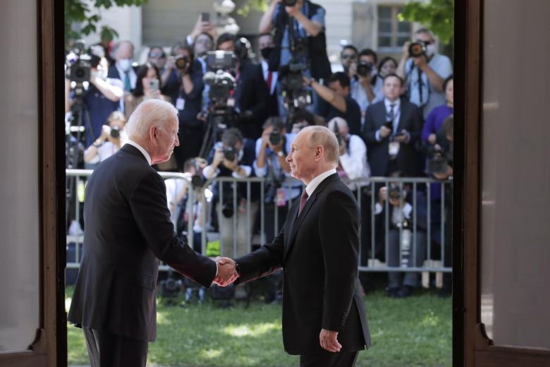 Джо Байден и Владимир Путин