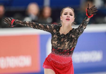 Фигуристка Загитова потеряла первое место в рейтинге ISU