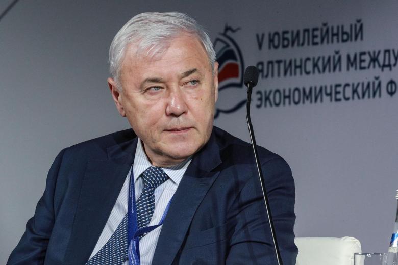 Анатолий Аксаков