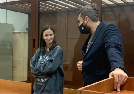 Стало известно, как осужденная участница Pussy Riot сбежала из России