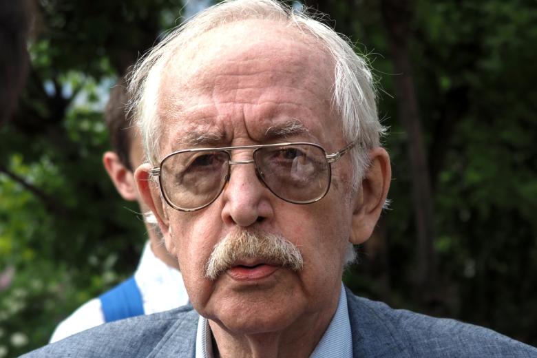 Василий Ливанов