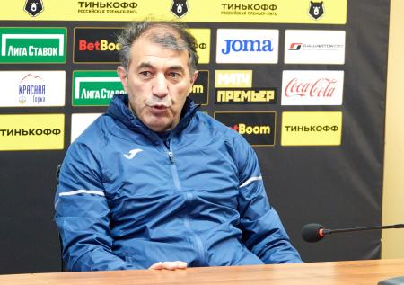 Директор «Уфы» рассказал о здоровье главного тренера