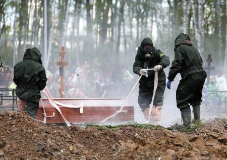 Власти Санкт-Петербурга запретили проводить похоронные церемонии